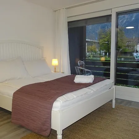 アパート Aare 1 インターラーケン